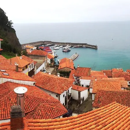 Palacio De Vallados Lastres