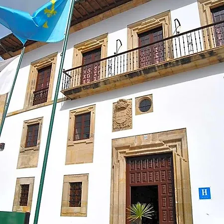 Palacio De Vallados Lastres