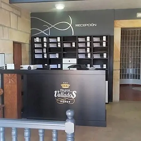 Palacio De Vallados Llastres